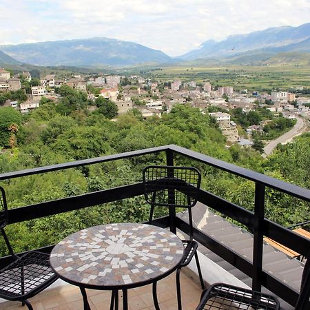 Guest House Amades Gjirokastër Exterior foto