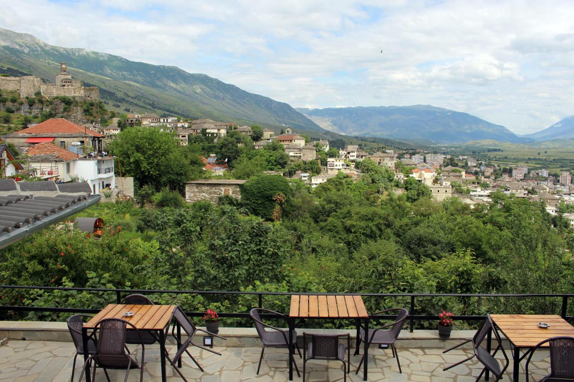 Guest House Amades Gjirokastër Exterior foto